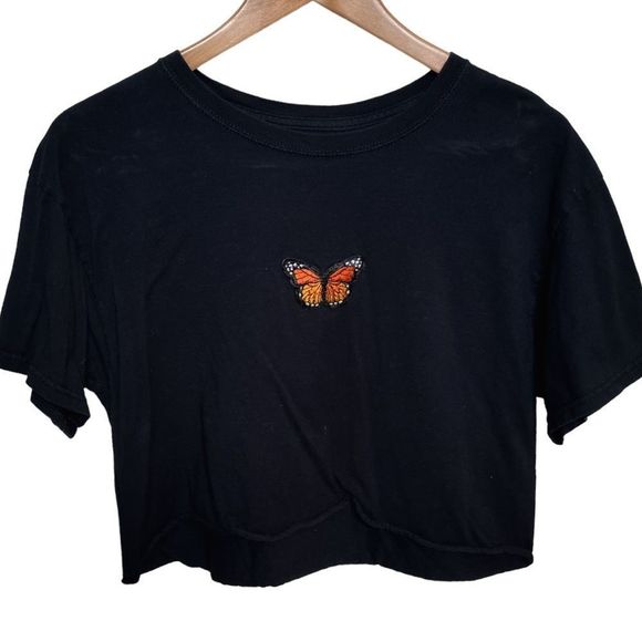 Fruit of the Loom Tops - Fruit of Loom Shirt Crew Neck Embroidered Butterfly Size M Black Crop Summer